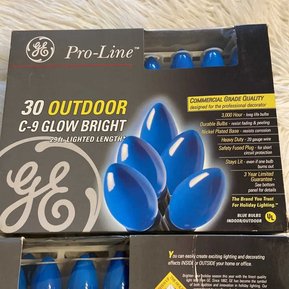GE 30 OUTDOOR C-9 GLOW BRIGHT 29ft LIGHTED LENGHT LIGHTS TWO PACK COLOR BLUE